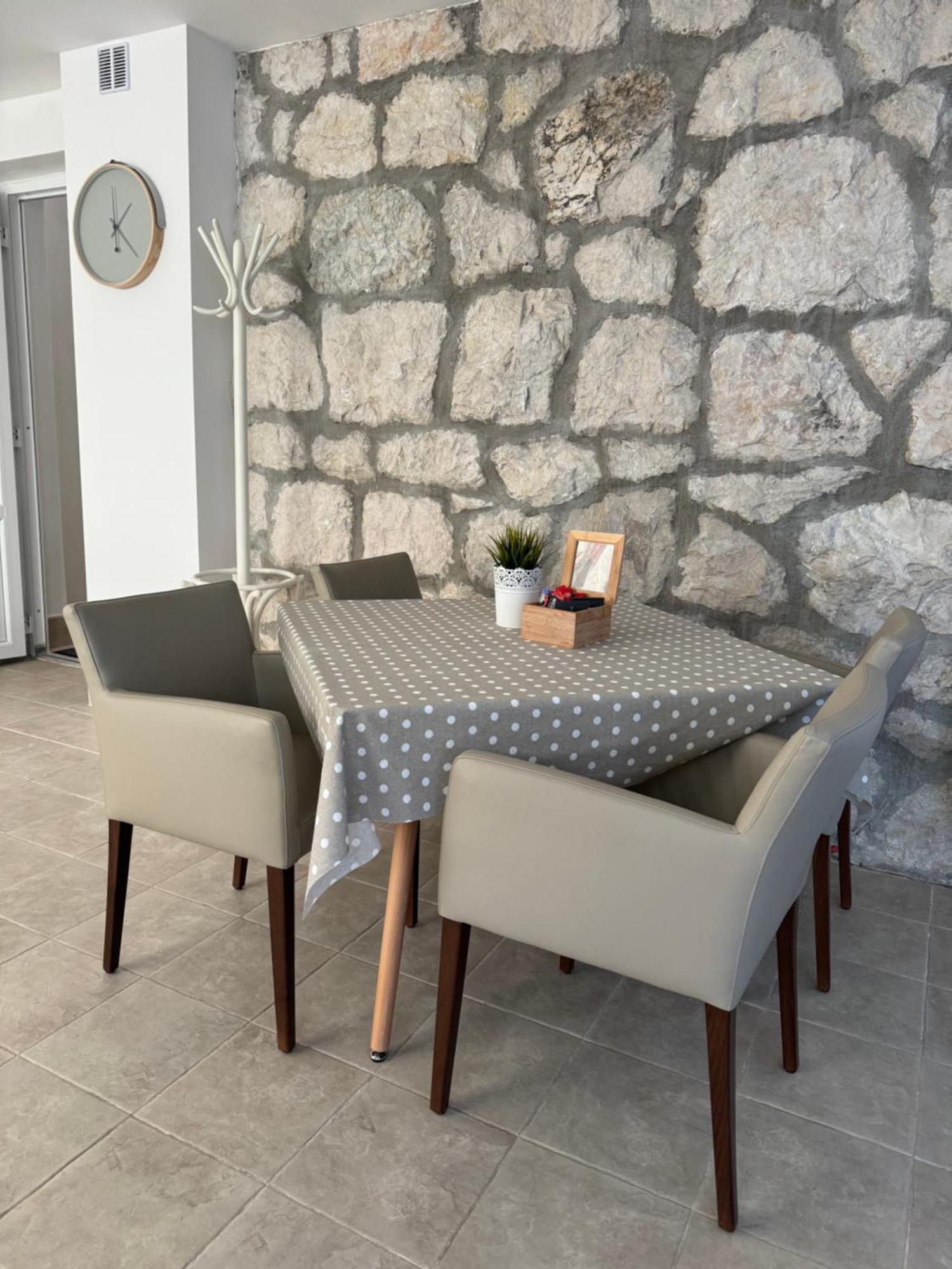 Villa Viden Apartments Tučepi Екстериор снимка